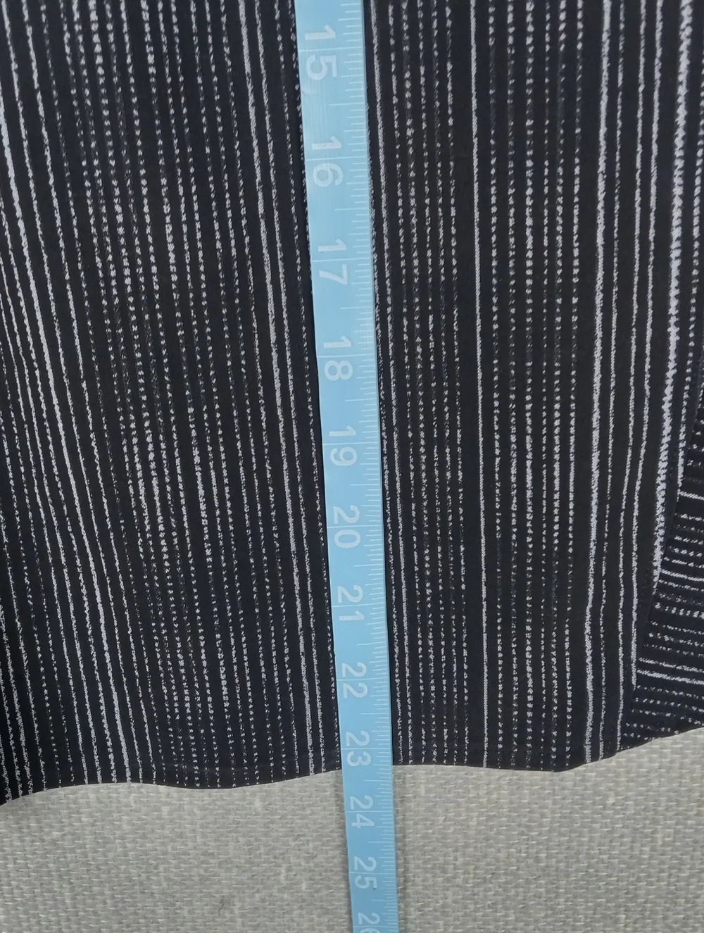 Athleta Arrival Skirt Womens 4 Amara Black Stripe Casual Comfort Office Pockets